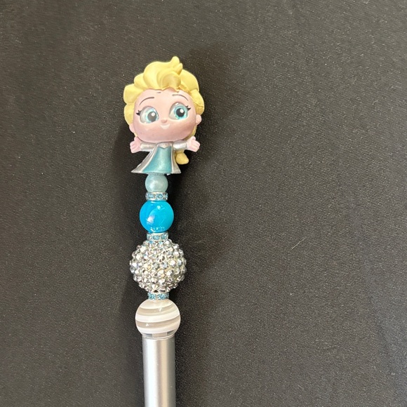 Handmade Disney Doorable Elsa Pen - Picture 2 of 5